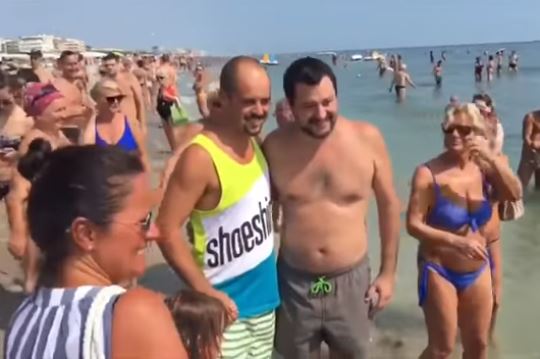 Salvini non … esce mai dal Papeete…